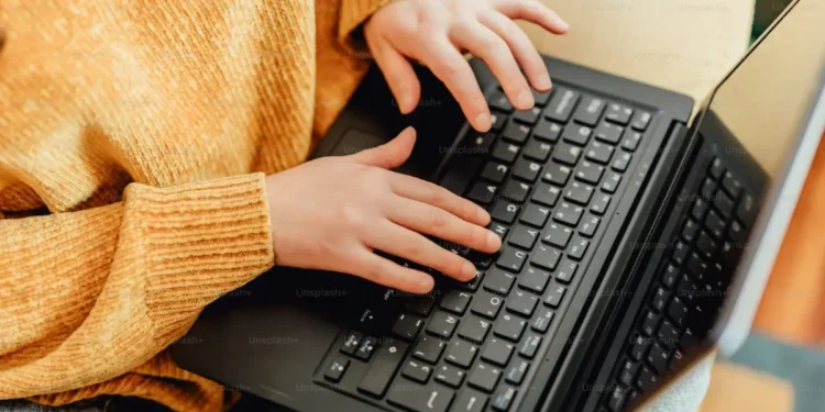 Webcam Model Gia_Sunny Biography